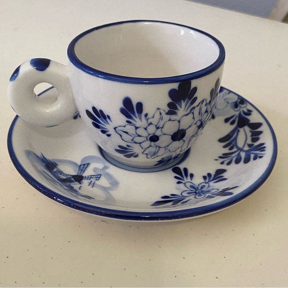 Delft Floral Blue and White Teacup and Saucer Set - Picture 10 of 10